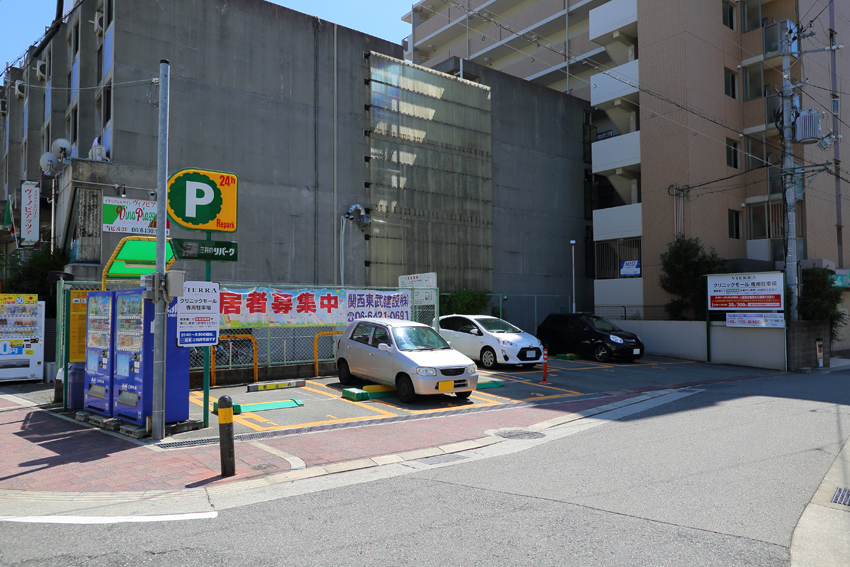 塚口駅西口の無料駐車場